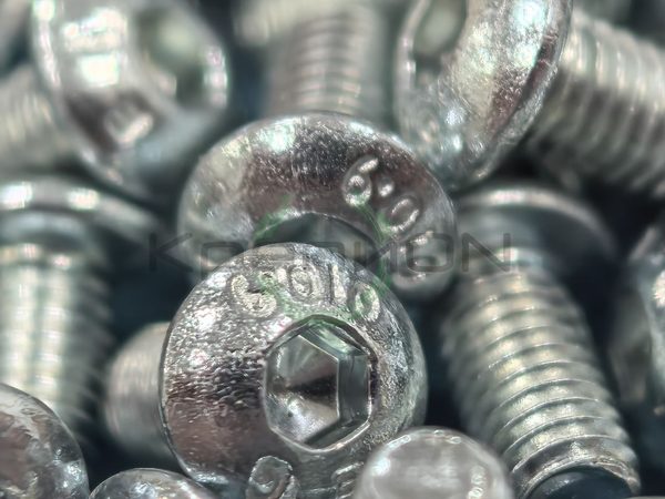 Винт с полукруглой головкой и внутренним шестигранником ISO 7380-1 / ГОСТ 28963-91 М3х6 10.9 цинк — фото