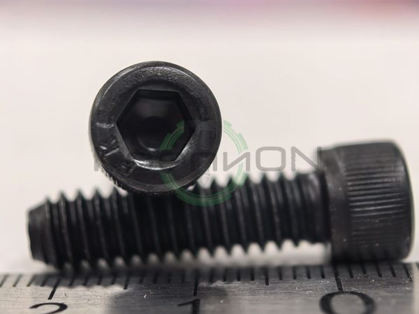 Винт с цилиндрической головкой и внутренним шестигранником дюймовый ASME B18.3 / ASTM A574 (форма DIN 912, не аналог) 1/4"-20 UNC × 7/8" (22,23 мм) 12.9 чёрный оксид — фото