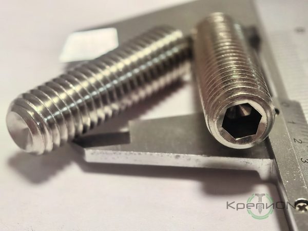 Винт установочный с внутренним шестигранником и засверленным концом DIN 916 М12х40 А4 нерж. А4 — фото
