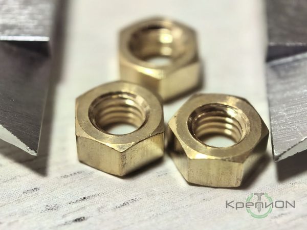 Гайка шестигранная DIN 934 / ГОСТ 5927-70 М5 латунь