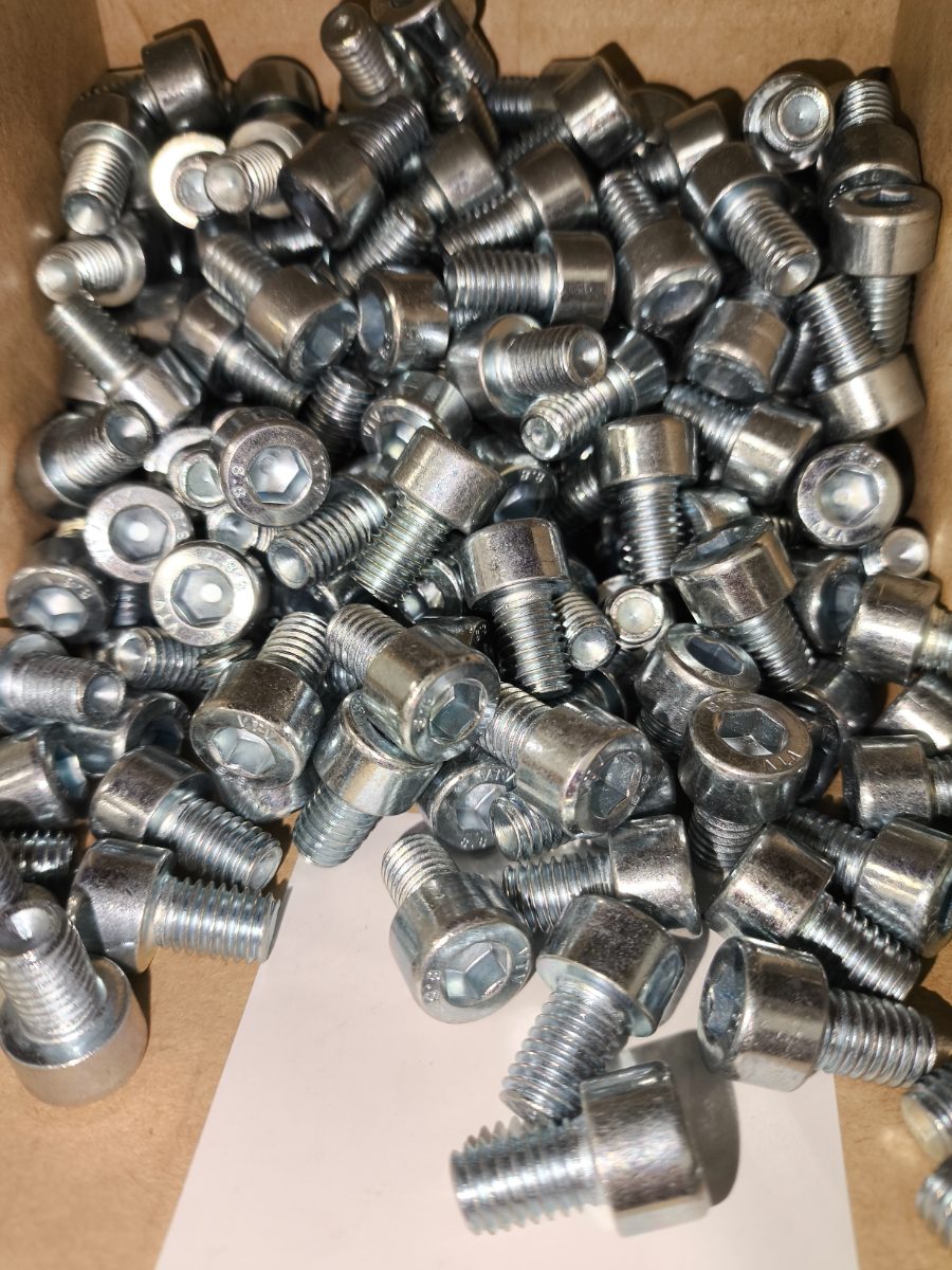 Винт с цилиндрической головкой и внутренним шестигранником DIN 912 / ГОСТ 11738-84 М8х12 (8.8) цинк — фото